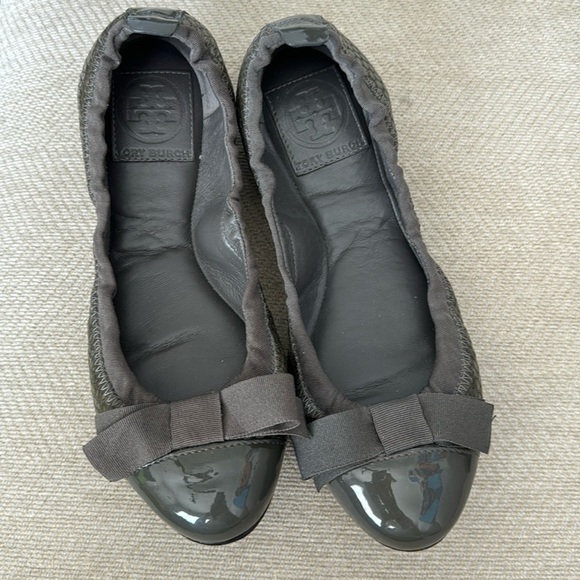 Tory Burch Black Flats with Bow - Picture 2 of 7